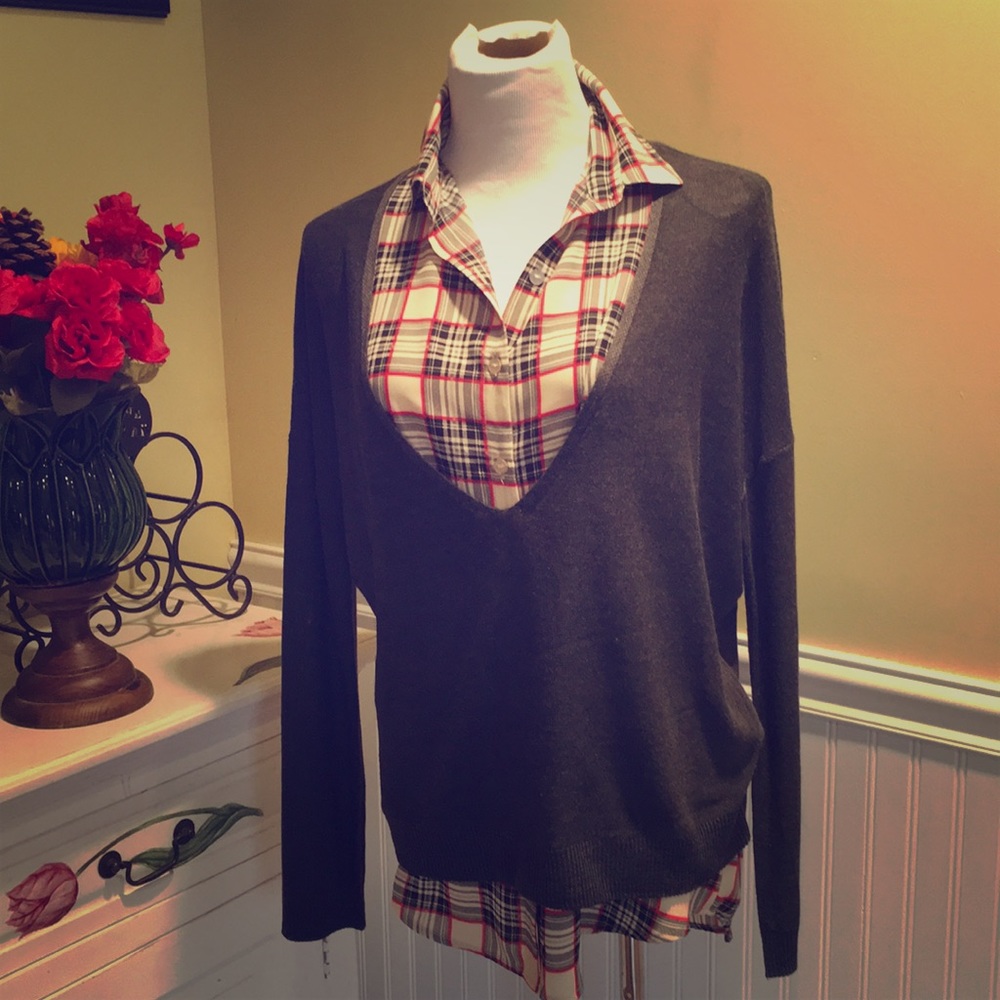 RD Style - Ladies Sweater with Attached Blouse NWT